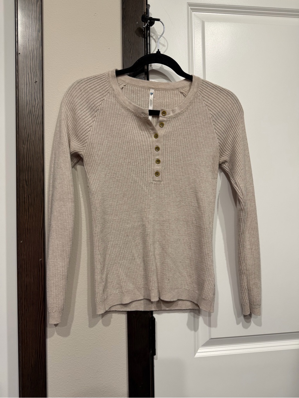 KÜHL beige ribbed button-up henley knit top